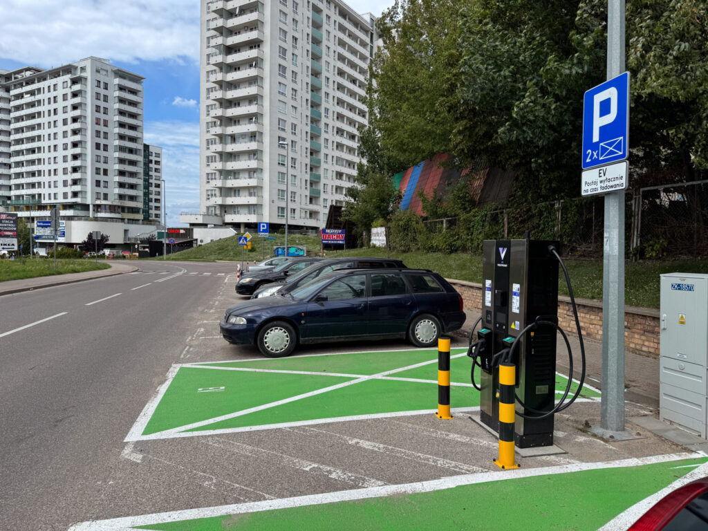 Stacja Ładowania - VOLTPOINT 60 kW - ul. Kombatantów, Białystok