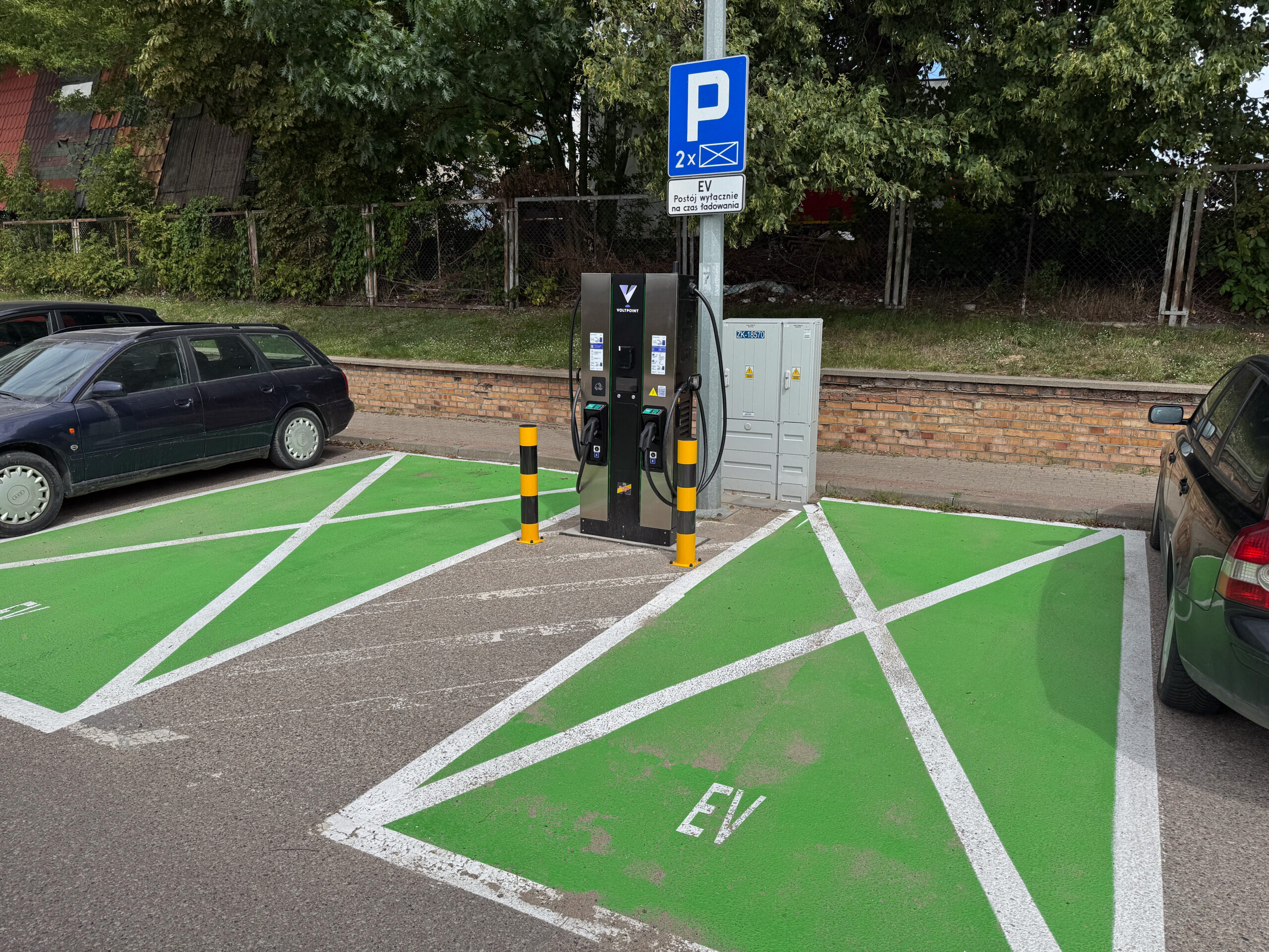 Stacja Ładowania – VOLTPOINT 60 kW – ul. Kombatantów