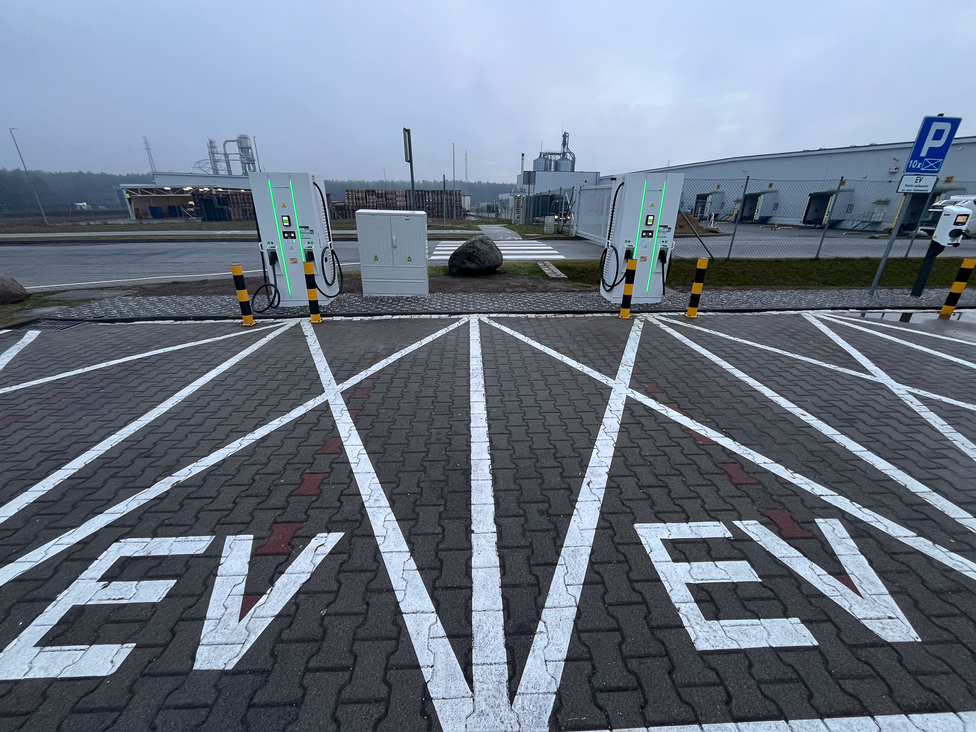 Stacja Ładowania – Ikea Zbąszynek 4x 90 kW