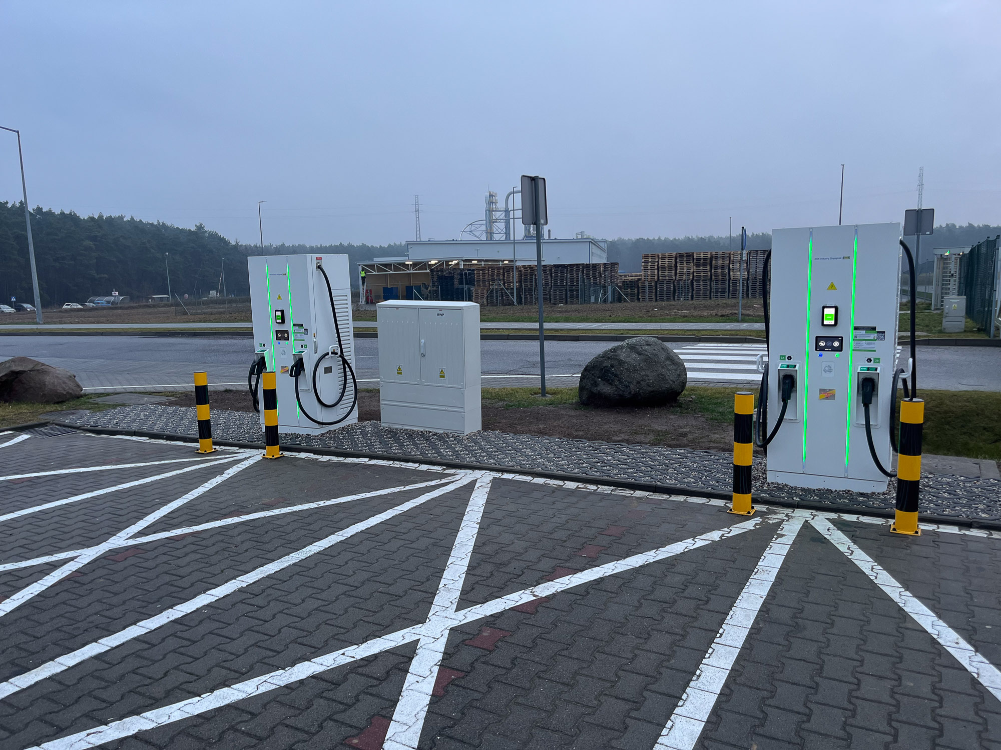 Stacja Ładowania – Ikea Zbąszynek 4x 90 kW